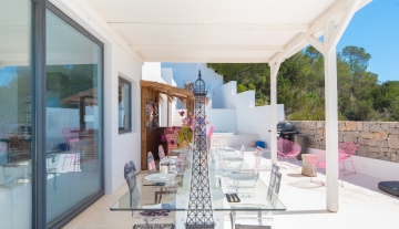 Resa Estate Ibiza for sale townhouse cala Carbo es Vedra terrace covered.jpg